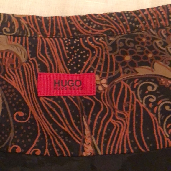 100% Silk Beautiful skirt from Hugo Boss. - Picture 4 of 7